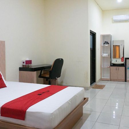 Reddoorz Syariah Near Sultan Muhammad Kaharuddin Airport Otel Sumbawa Besar Dış mekan fotoğraf