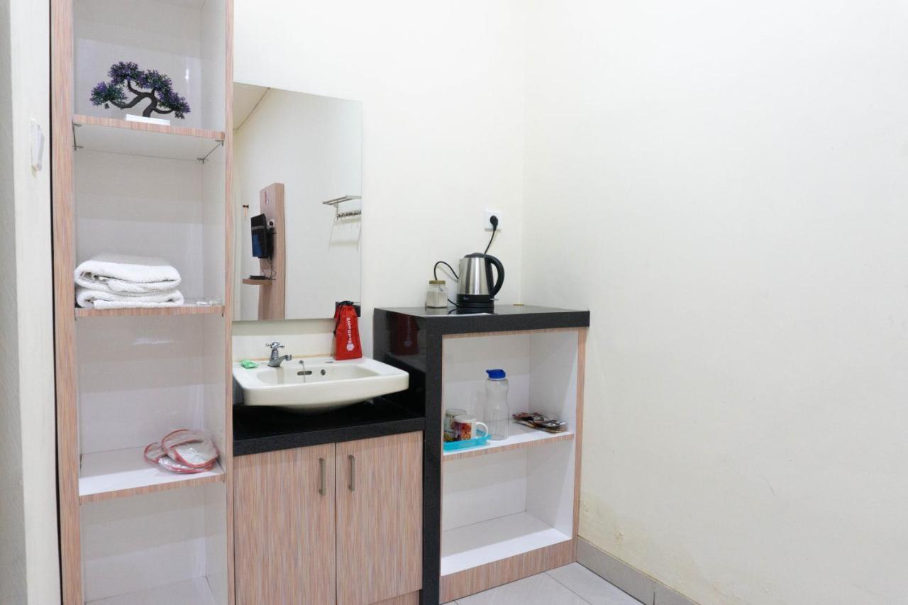 Reddoorz Syariah Near Sultan Muhammad Kaharuddin Airport Otel Sumbawa Besar Dış mekan fotoğraf